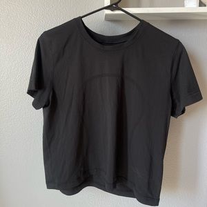 LULULEMON BLACK SHORT SLEEVE SHIRT